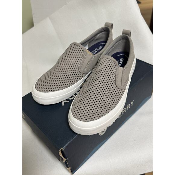 Women's Size 7 Sperry Crest Twin Gore Perf Slip-On Sneakers Boat Shoes in Gray - Picture 1 of 6